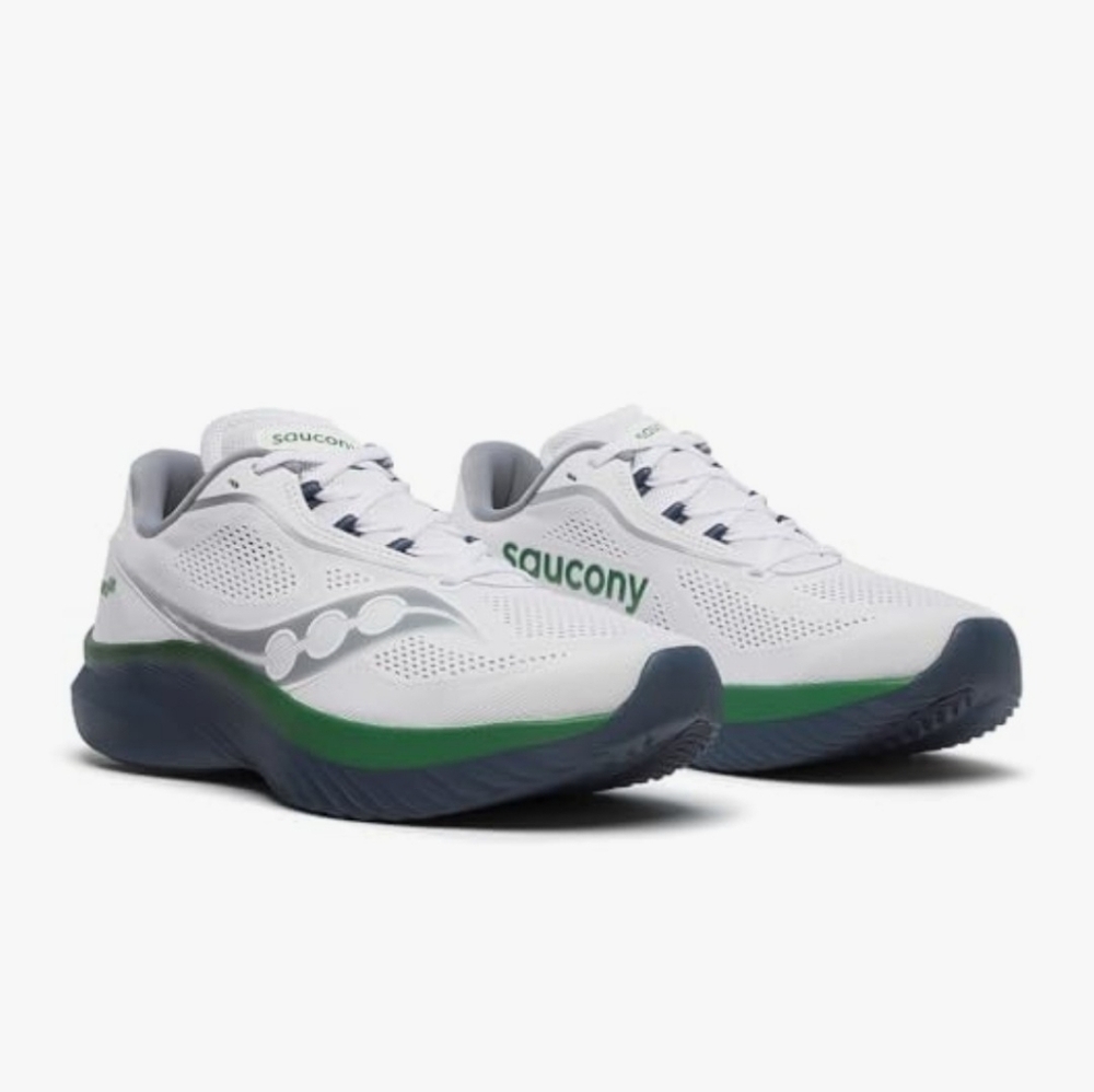 Saucony Kinvara 15 White and Navy Mens Running Shoes Size 7 S20967-230